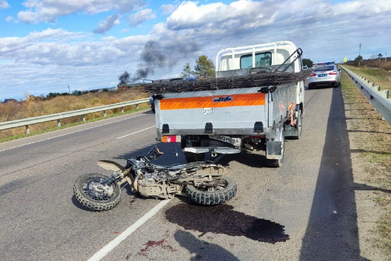 Страшная авария на подъезде к Благовещенску унесла жизнь мотоциклиста