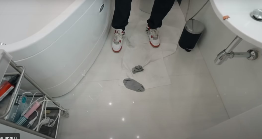 Грязь и вонь в квартире Дани Милохина шокировали ведущего популярного шоу  - 2x2.su картинка 4