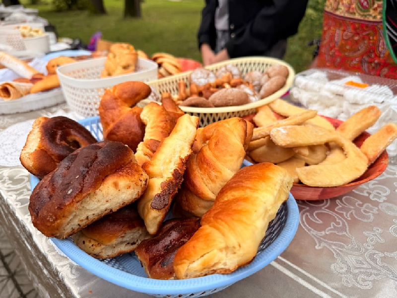 В Белогорске начнут продавать школьную выпечку в обычных магазинах - 2x2.su