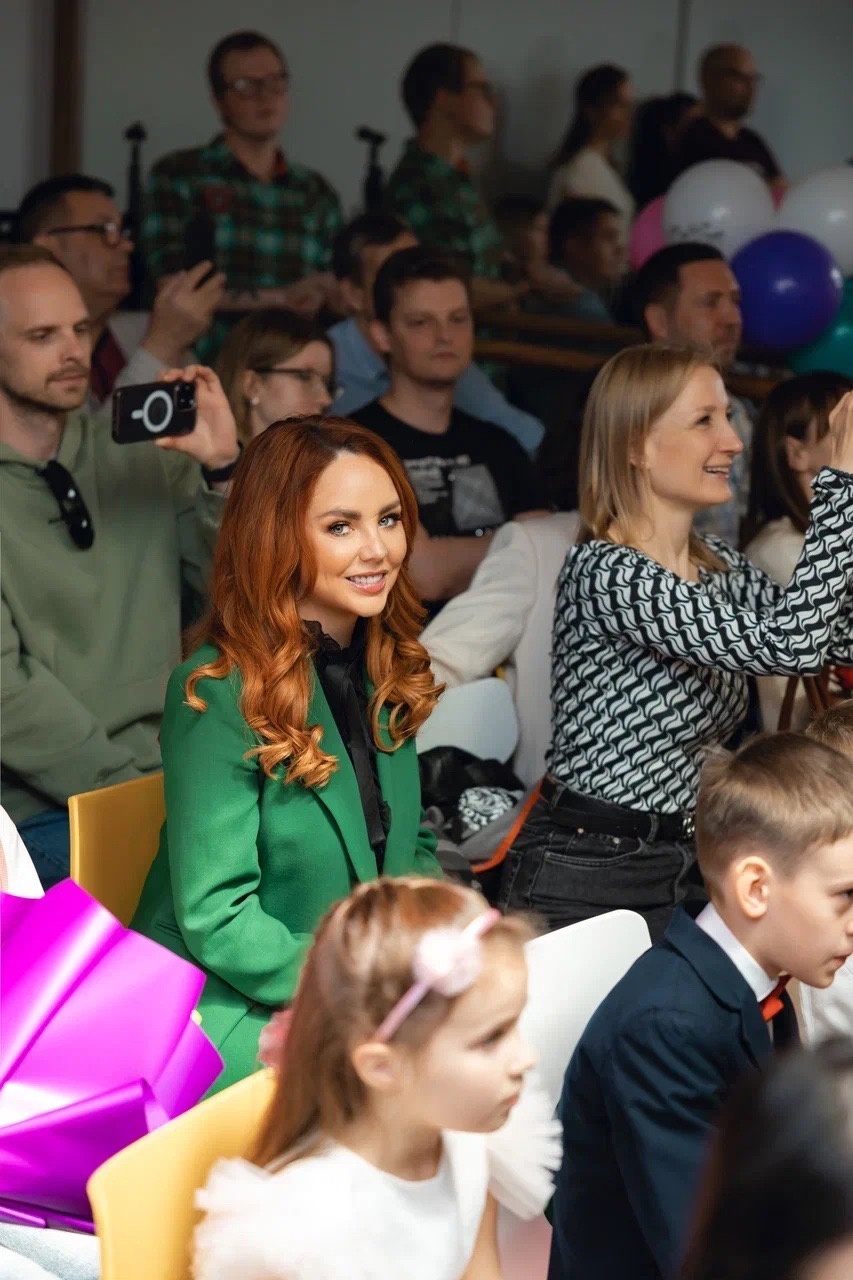 Певица МакSим впервые появилась на публике после провальных концертов - 2x2.su картинка 4