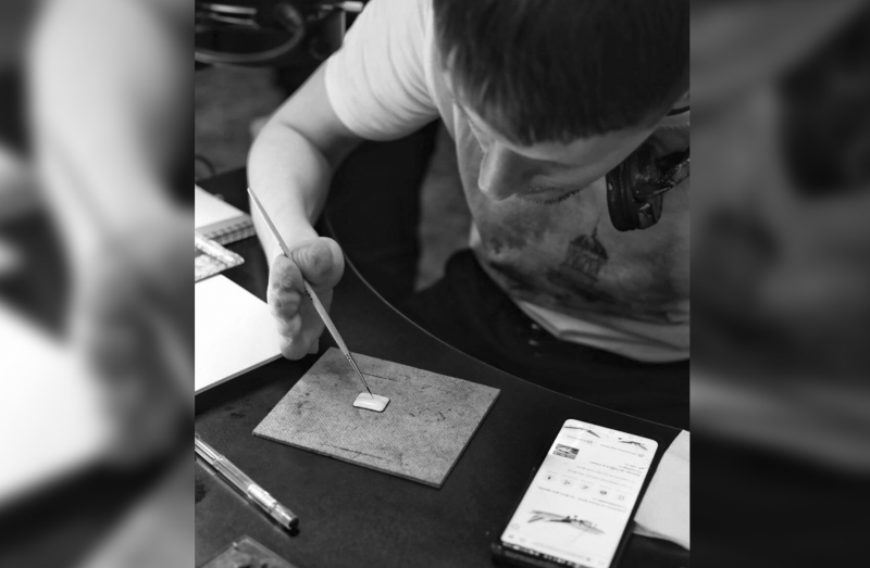 Ювелир без пальцев: как благовещенец освоил тонкое мастерство - 2x2.su