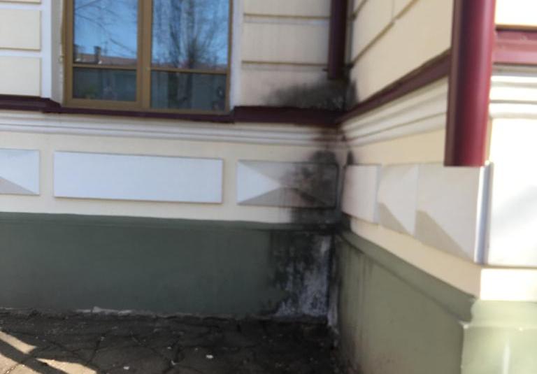 «Углы чёрные!»: благовещенские родители обеспокоены состоянием Алексеевской гимназии  - 2x2.su