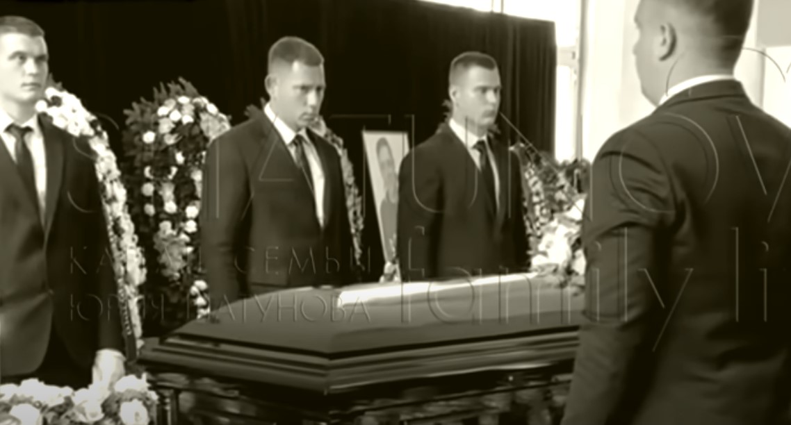 Вдова Юрия Шатунова показала редкое видео с похорон артиста - 2x2.su картинка 2