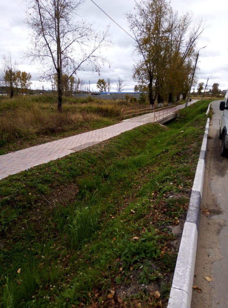 В Шимановске вандалы воруют тротуарную плитку, а в Благовещенске она просто рушится - 2x2.su картинка 7