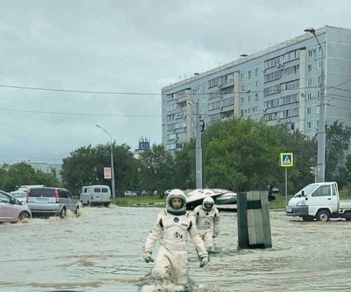 «Мишустин, помоги»: амурчане шутят по поводу ливня и визита в область премьер-министра - 2x2.su картинка 3