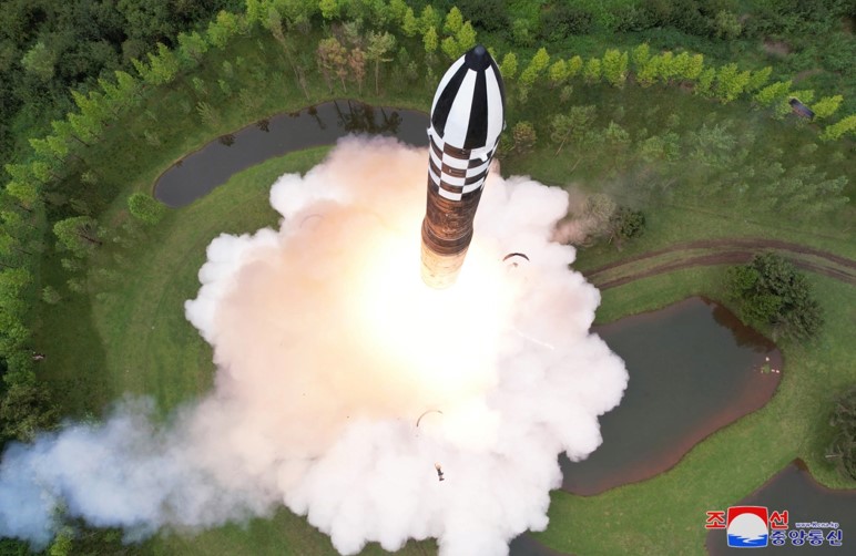 Очередное знаменательное великое событие на пути укрепления и развития стратегических вооружённых сил КНДР - 2x2.su