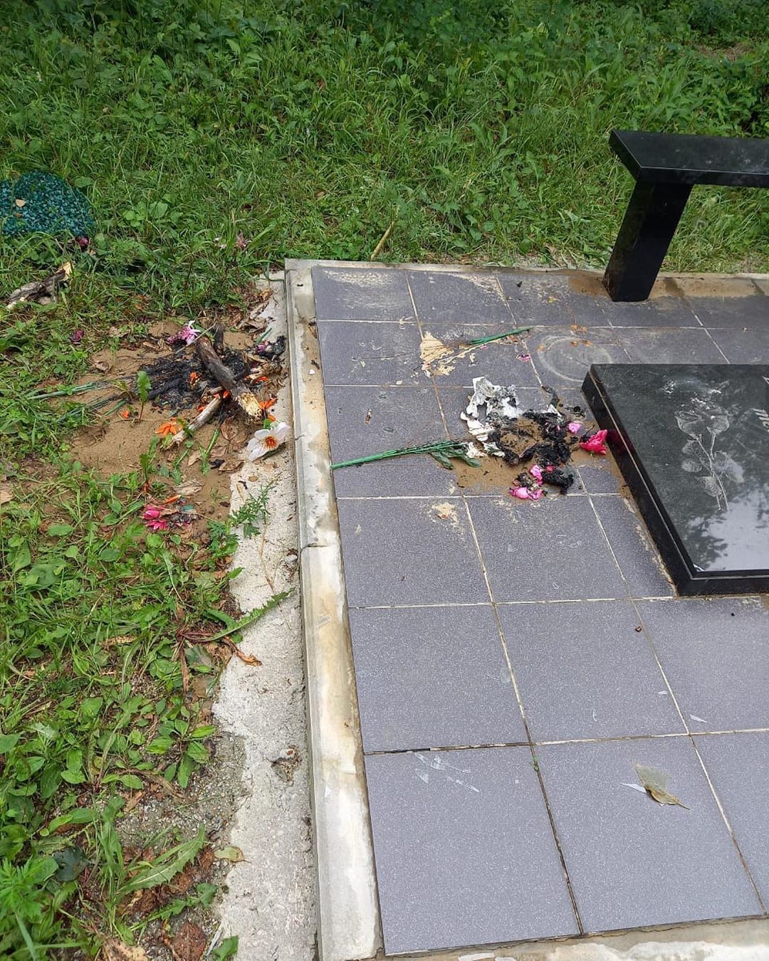 В Приамурье малолетние вандалы разгромили кладбище - 2x2.su картинка 7