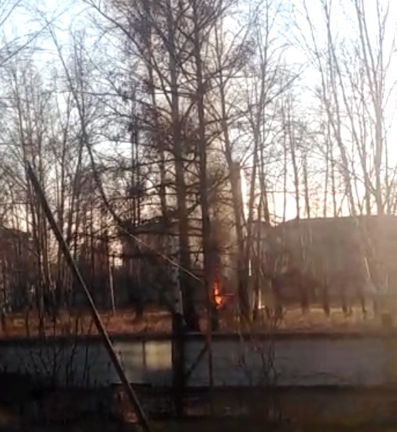 В посёлке Ерофей Павлович неизвестные подожгли памятник участникам Великой Отечественной войны