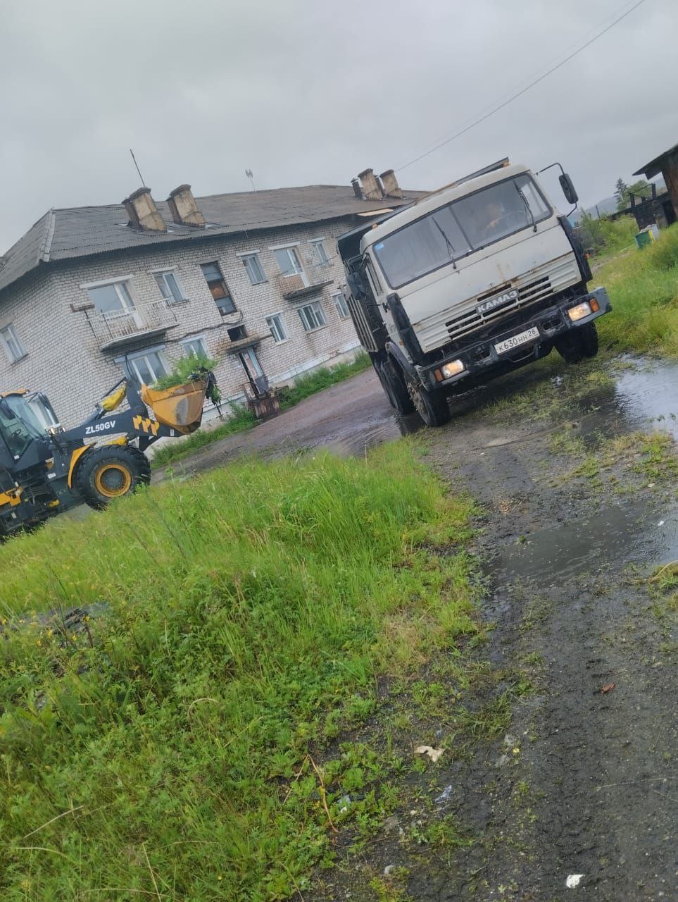 В Сковородине после вмешательства прокуратуры убрали свалку возле жилого дома - 2x2.su картинка 3