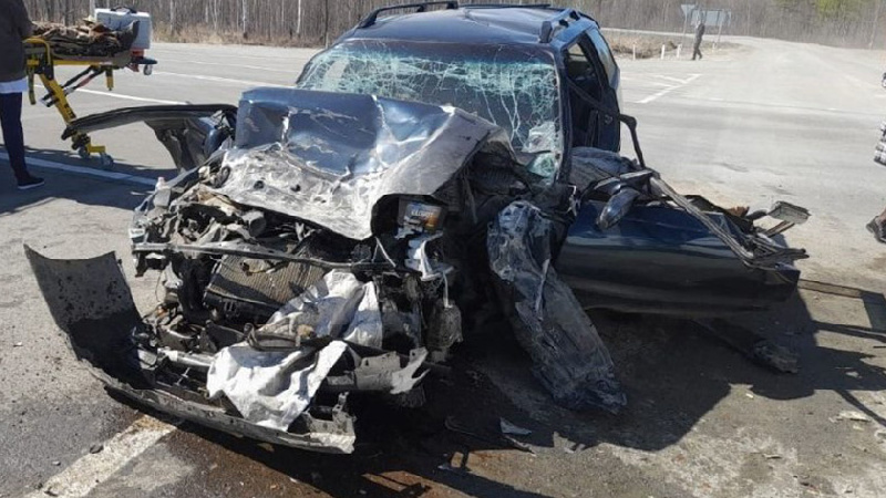 В жёсткой аварии в Магдагачинском районе погибла пассажирка