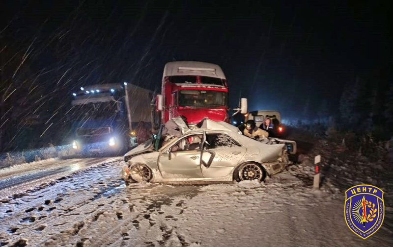 Страшное ДТП в Магдагачинском районе во время снегопада: погибли 2 человека - 2x2.su