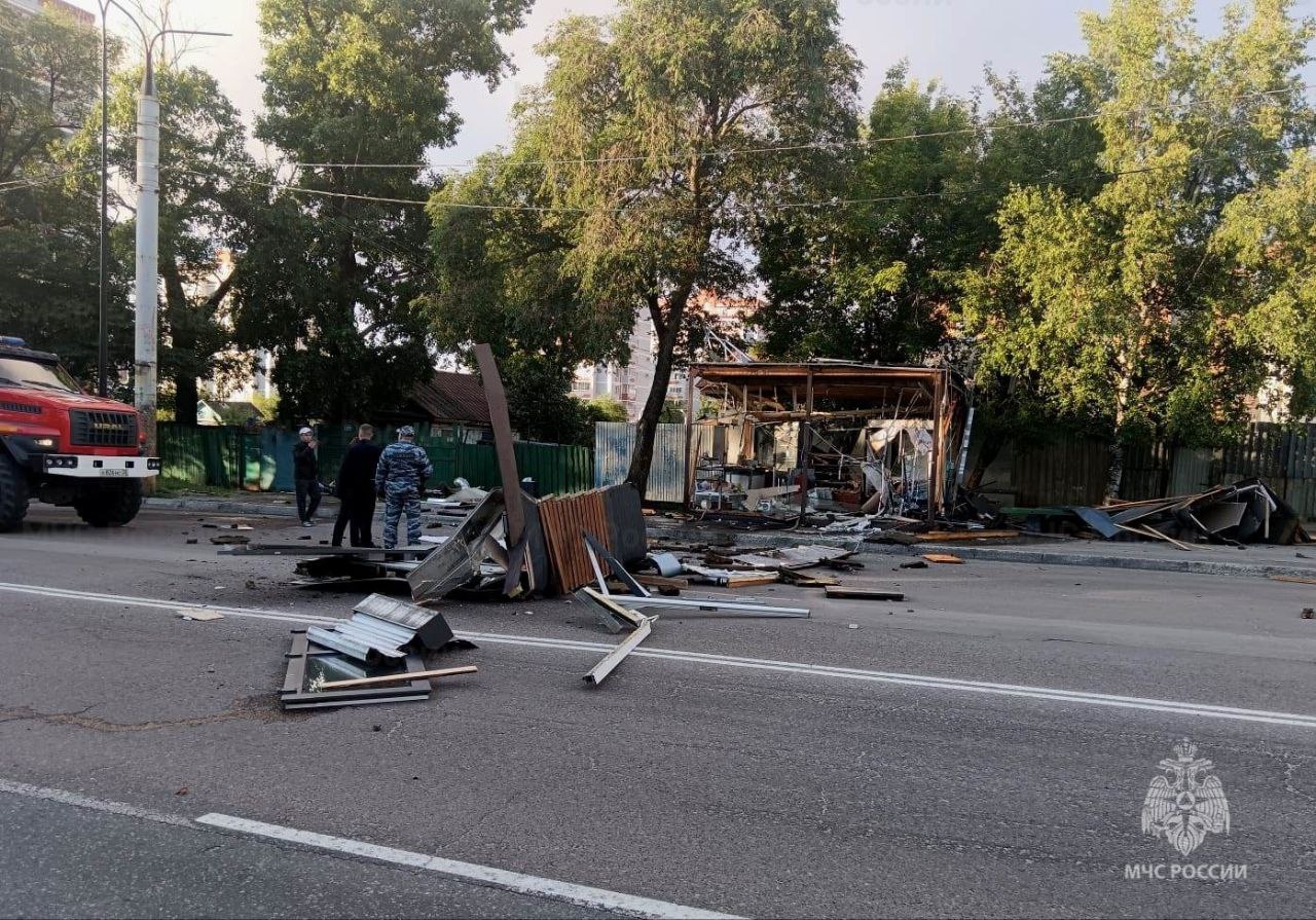 В МЧС назвали возможную причину взрыва киоска на Горького в Благовещенске