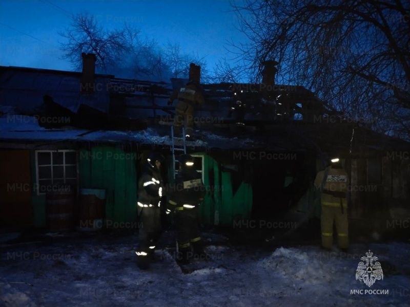 В Приамурье один человек погиб в пожаре, другого спас пожарный извещатель - 2x2.su