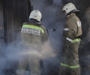 Амурские спасатели потушили котельную в Зее, эксперты устанавливают причины пожара