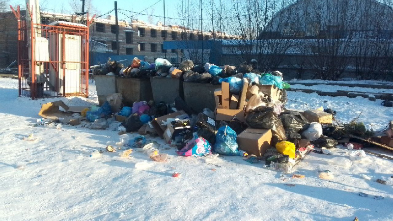 Мусорный коллапс в г. Сковородино: контейнеры переполнены - 2x2.su