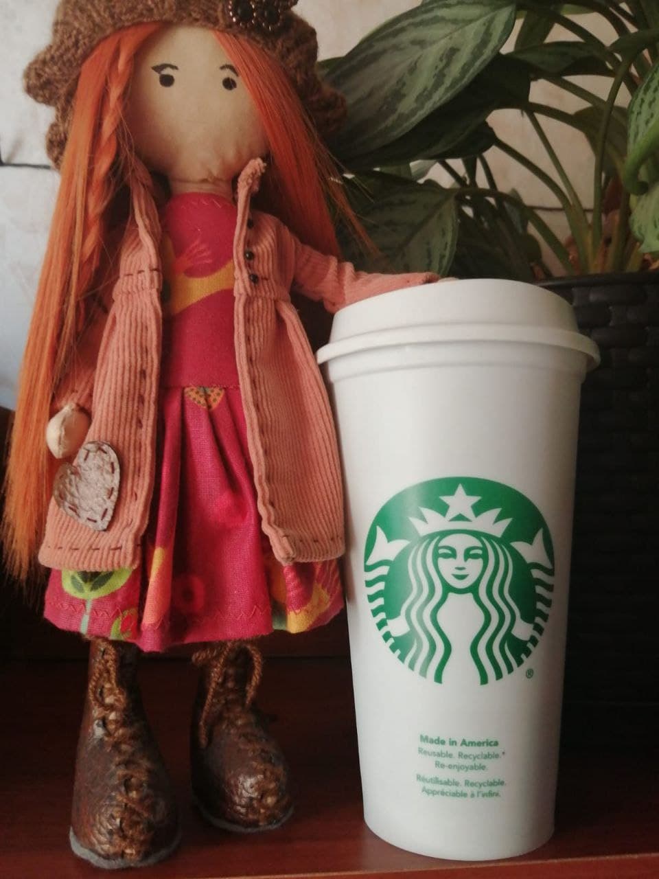 «И вовсе не мусор!»: благовещенка собрала внушительную коллекцию стаканчиков из-под кофе - 2x2.su картинка 3