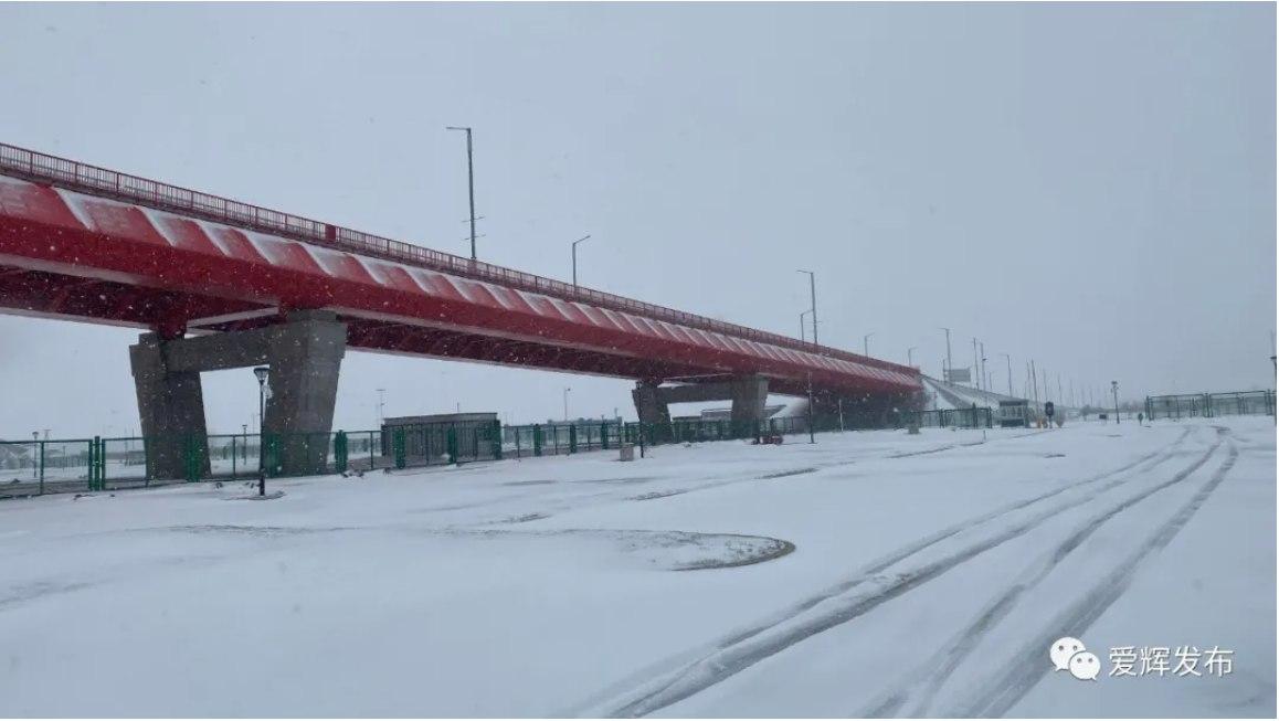 Хэйхэ и Благовещенск вторые сутки чистят от снега - 2x2.su картинка 5