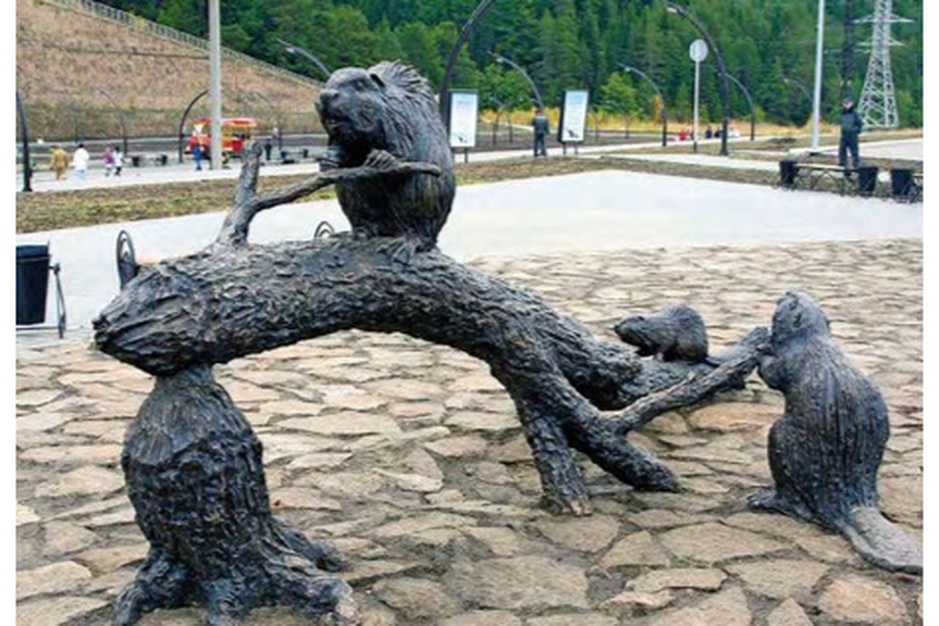 Благовещенцы высказались против фигур животных на площади Ленина - 2x2.su картинка 2