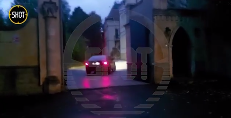 На территории замка Аллы Пугачёвой заметили рабочих - 2x2.su картинка 2