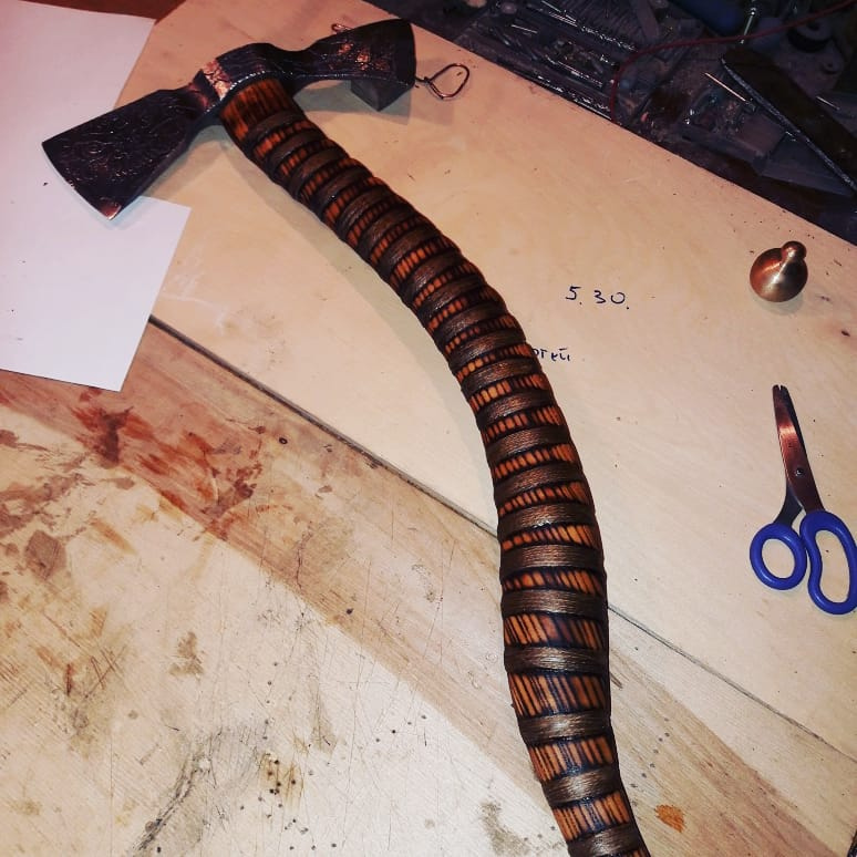 «Рубить им жалко!»: амурчанин превращает топоры в произведение искусства - 2x2.su картинка 6