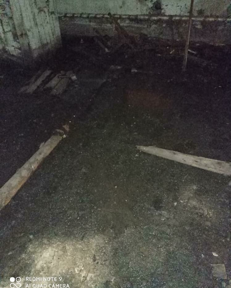 «Дома нечем дышать»: жители Аэропорта жалуются на затопленный нечистотами подвал - 2x2.su картинка 5