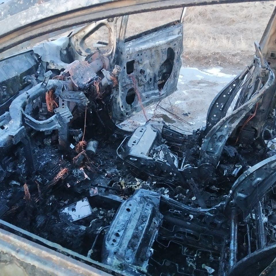 В Ивановском районе дотла сгорел автомобиль, детей удалось спасти