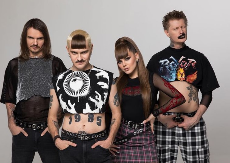 Антивоенный клип Little Big набрал почти 4 млн просмотров, группа переехала в США  - 2x2.su