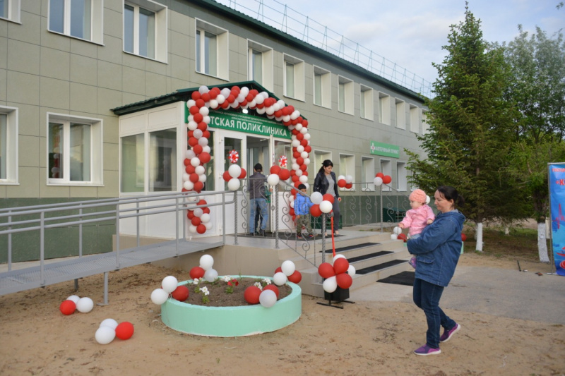 В Константиновке после капитального ремонта открылась детская поликлиника - 2x2.su