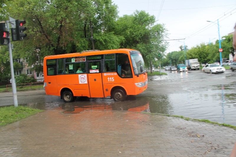 «Себе в убыток»: почему в Благовещенске возникли проблемы с автобусами - 2x2.su