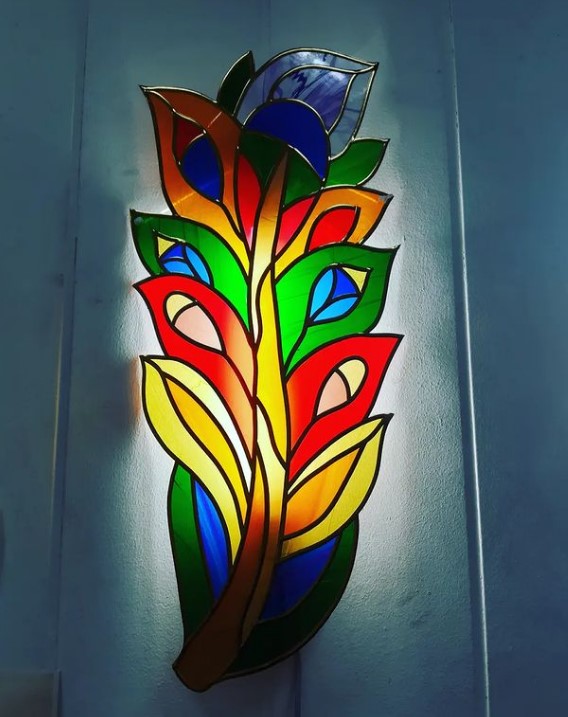 «Не каждому дано»: амурчанин мечтал о генетике, а стал популярным витражным мастером - 2x2.su картинка 4