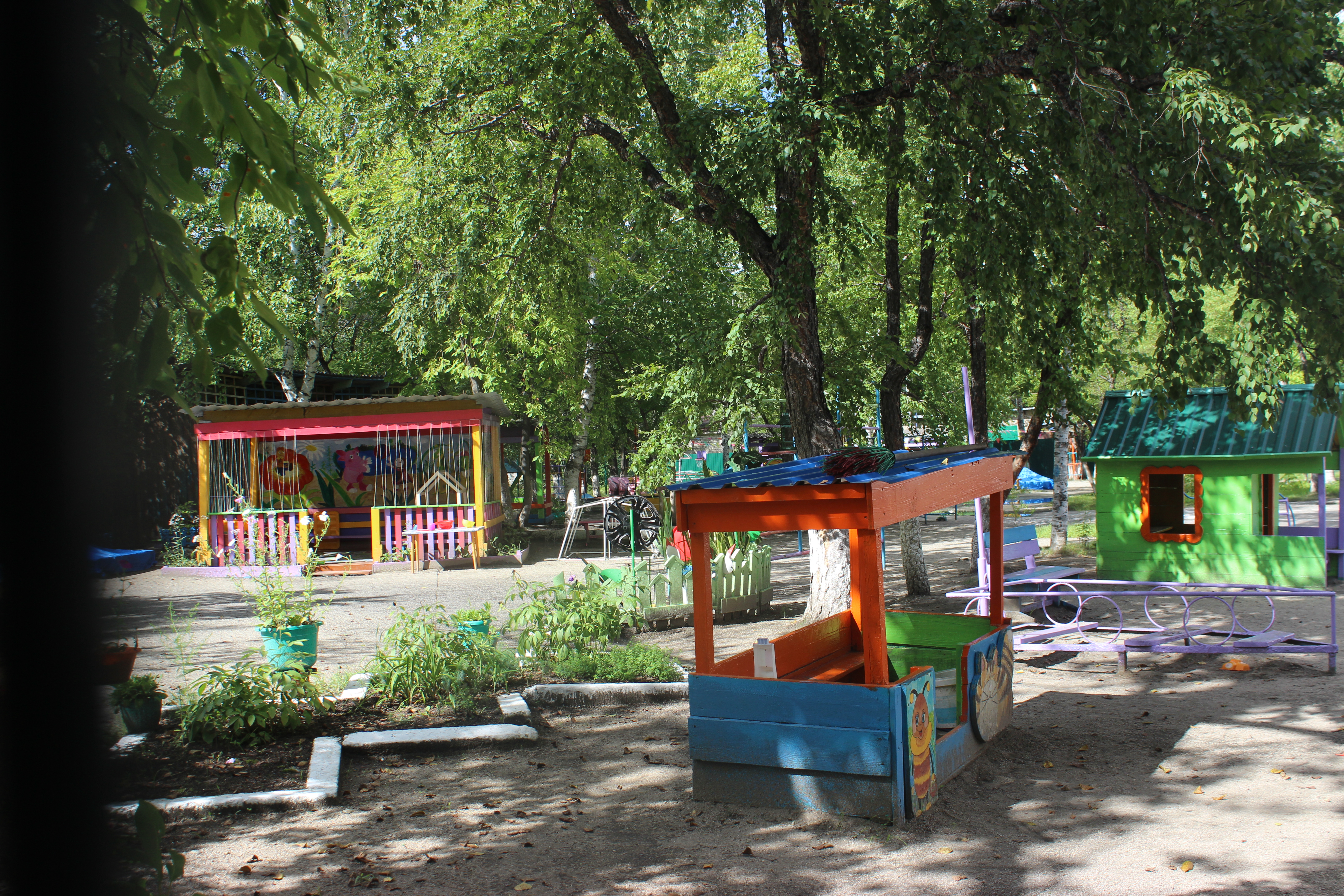 «Дети коленки разбивают»: благовещенцы недовольны состоянием детского сада  - 2x2.su картинка 6