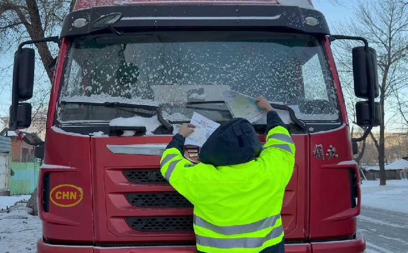 Водителям фур в Благовещенске разрешат парковаться на территории порта - 2x2.su