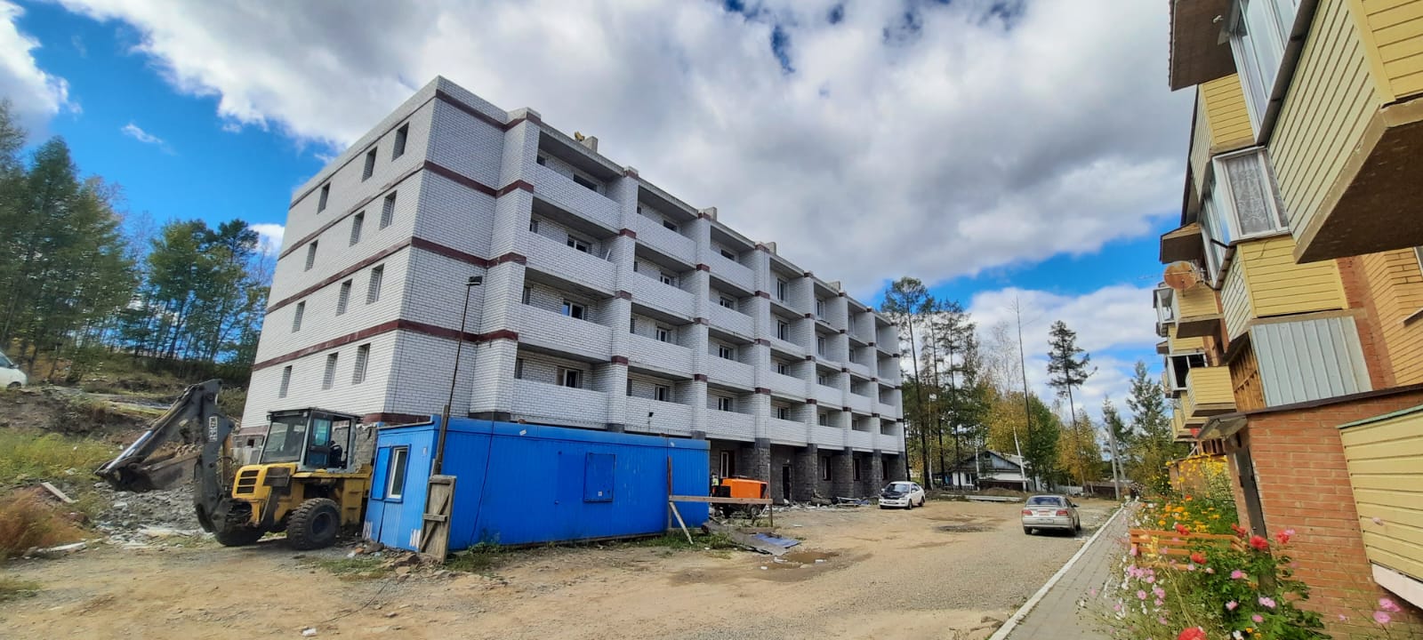 В Сковородине в рамках нацпроекта возводят два многоквартирных дома для переселенцев - 2x2.su картинка 2