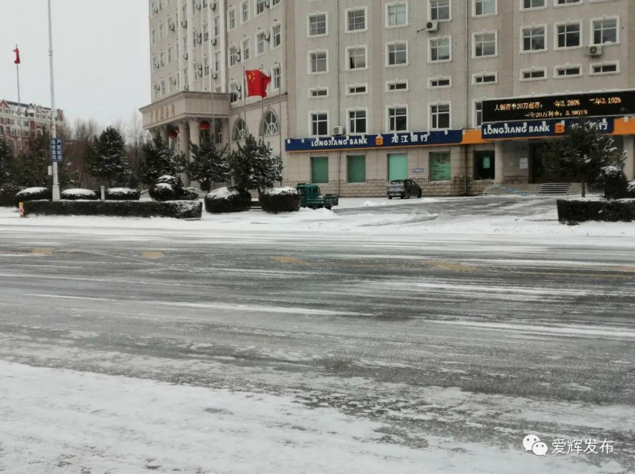 Хэйхэ и Благовещенск вторые сутки чистят от снега - 2x2.su картинка 6