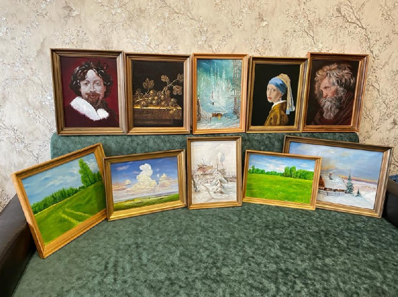 В Тынде работник депо пишет копии всемирно известных картин - 2x2.su