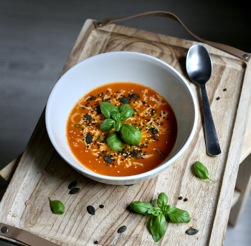 Готовим томатный суп с морепродуктами - 2x2.su