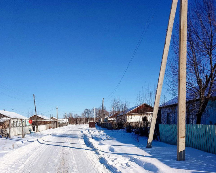 Прокуратура в Мазановском районе добилась ремонта столбов 1986 года выпуска