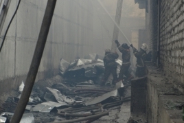 В поселке Талакан горело потолочное перекрытие двух гаражей - 2x2.su