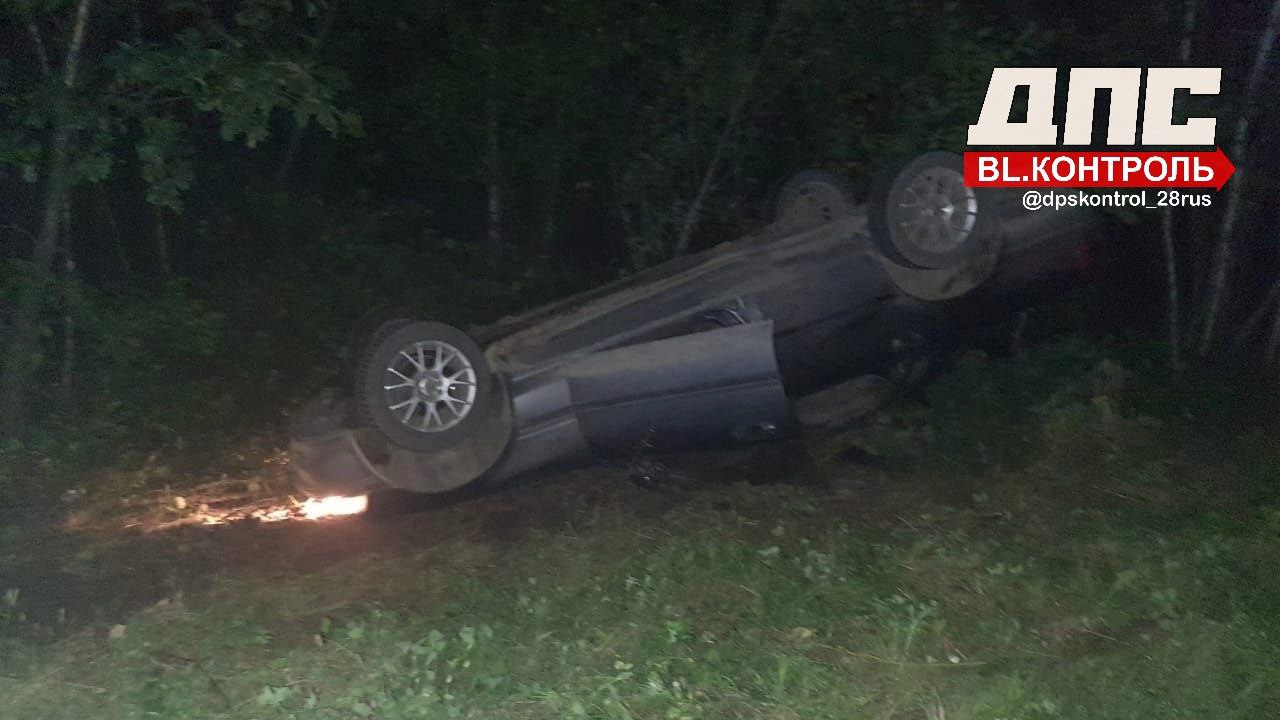 Угнанный в Чигирях автомобиль нашли на трассе перевёрнутым, в Сети  появилось видео с места аварии