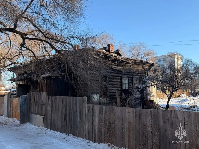 В Благовещенске семья с 10 детьми лишилась жилья из-за пожара 