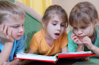 В Британии опубликуют книгу, написанную в детстве королевой Викторией - 2x2.su