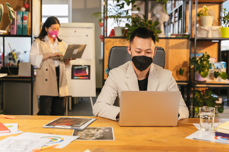 В Пекине опечатали офисное здание с сотрудниками из-за опасности распространения «омикрона»