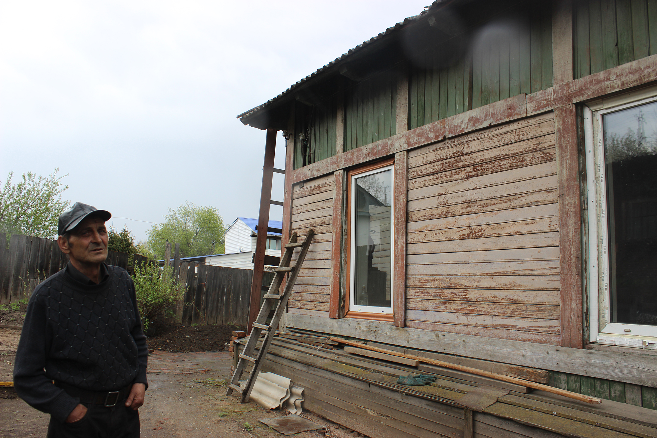 «На стенах - плесень, в подполе вода»: пенсионерка из Моховой Пади недовольна жильем