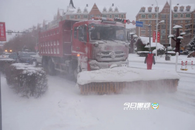 Хэйхэ и Благовещенск вторые сутки чистят от снега - 2x2.su
