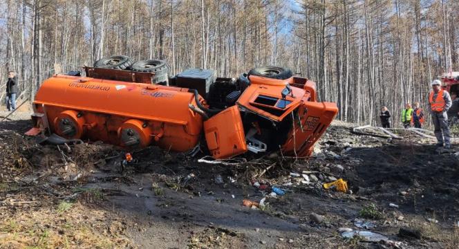 Очередная трагедия: в Приамурье произошло смертельное ДТП с участием автомобиля НефАз - 2x2.su