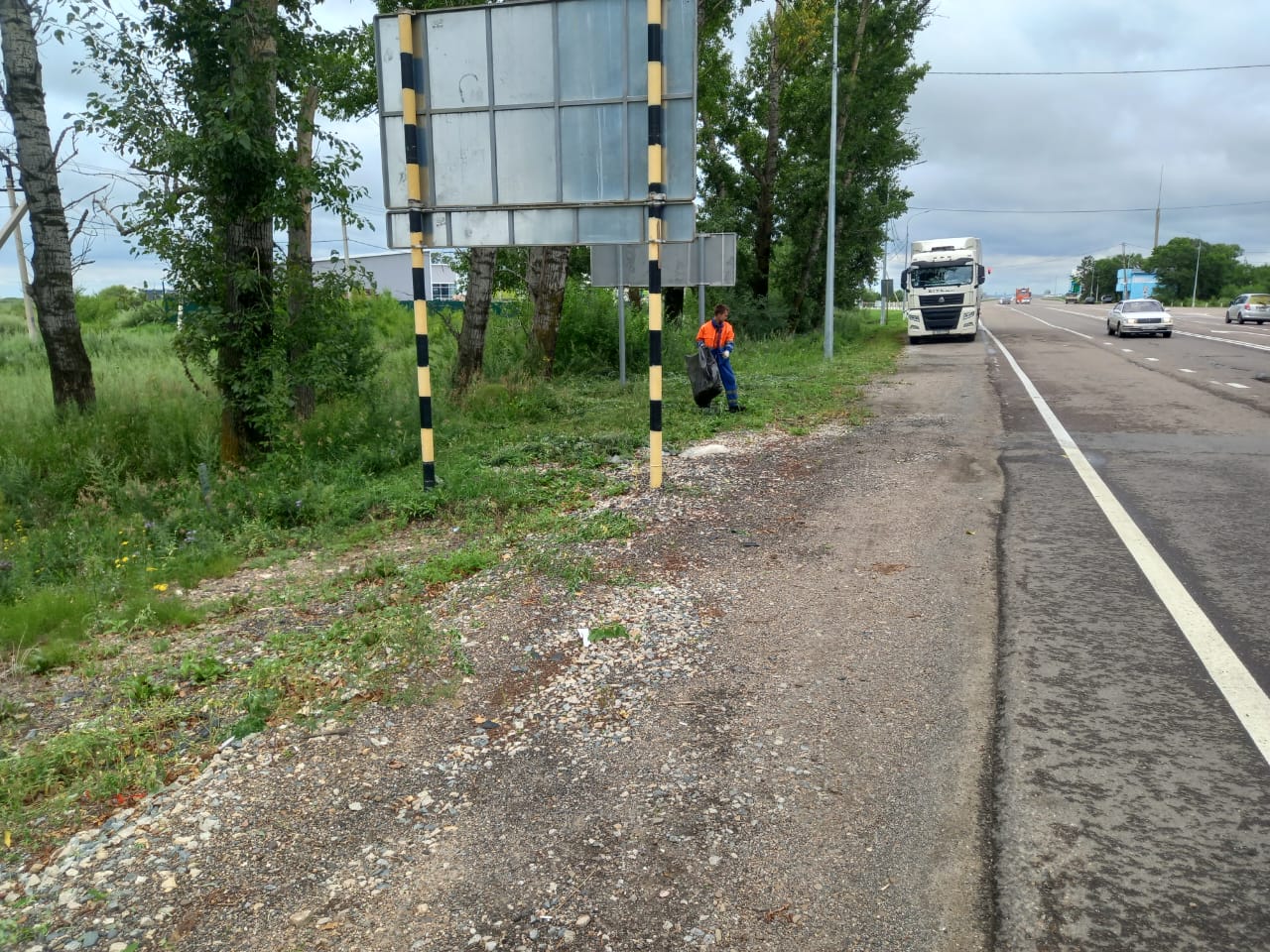 Амурчане превратили в помойку новую остановку на трассе Благовещенск – Гомелевка - 2x2.su картинка 4