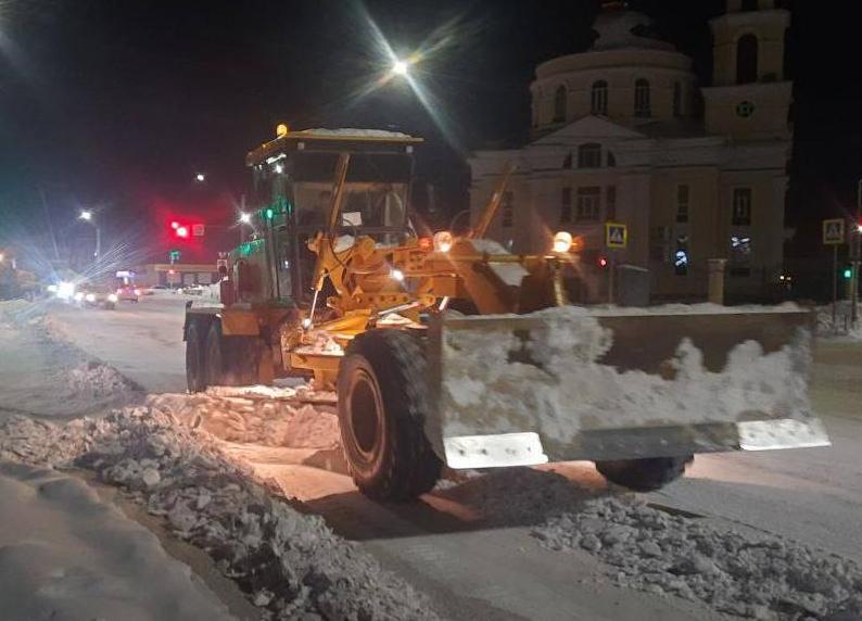 В Благовещенске при чистке улиц эвакуируют брошенные автомобили