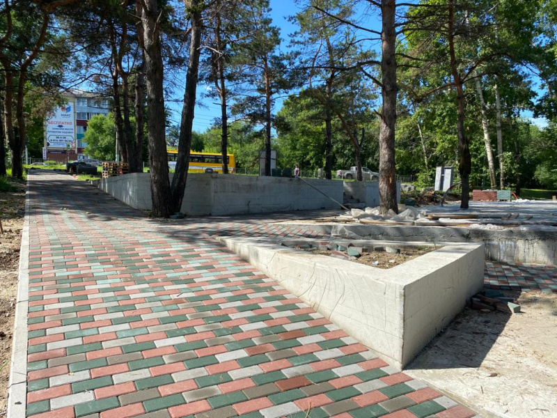 В Белогорске преобразился сквер, который благоустраивают по нацпроекту - 2x2.su