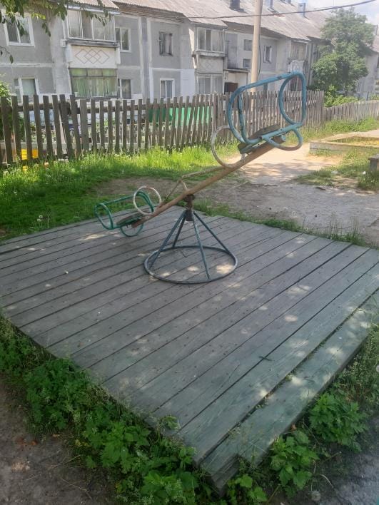 Жители села в  Селемджинском районе возмущены состоянием детской площадки - 2x2.su картинка 7