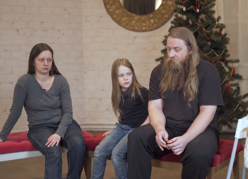 Семья девочки-вундеркинда Алисы Тепляковой ждёт восьмого ребёнка, россияне шокированы их условиями